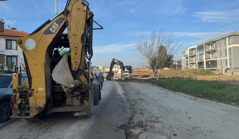 Serdivan’da yol genişletme çalışması