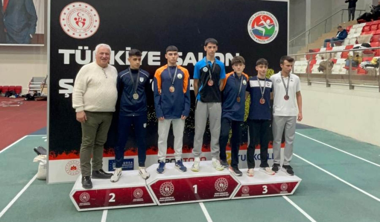 Büyükşehir’in atletleri Bursa’daki şampiyonada Sakarya’ya gurur yaşattı