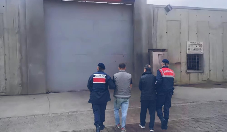Sakarya’da uyuşturucu operasyonu: 3 tutuklama