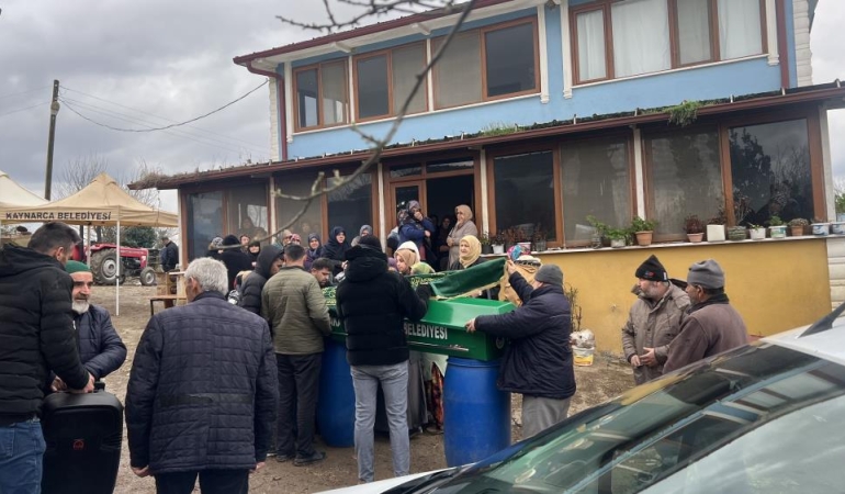 Oğlu tarafından tüfekle öldürülen anne son yolculuğuna uğurlandı