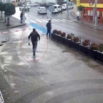 DİLENCİNİN "OSCARLIK" PERFORMANSI ZABITAYI GÖRÜNCE SON BULDU, O ANLAR KAMERADA KOLTUK DEĞNEĞİ İLE SAKAT NUMARASI YAPIYORDU, ZABITAYI GÖRÜNCE MARATON KOŞUCUSUNA DÖNDÜ