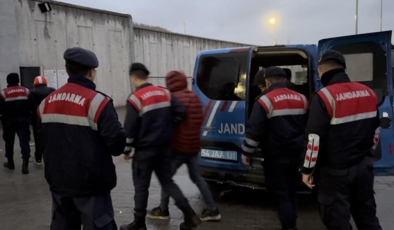 140 metre bakır kablo çalan 4 şüpheli jandarma ekiplerince yakalandı