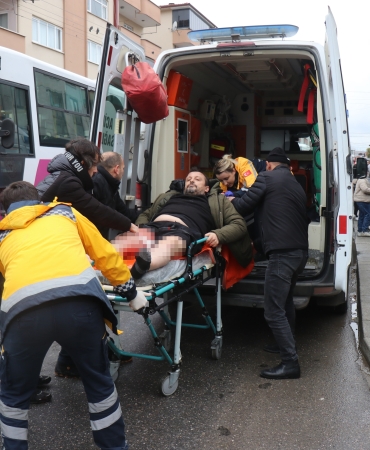 SAKARYA'DA ŞEHRİN GÖBEĞİNDEKİ SİLAHLI SALDIRI OLAYINDA YENİ GELİŞME İSTANBUL'DAN 3 KİŞİ GELMİŞLER: OLAYI GERÇEKLEŞTİREN BAŞKA SUÇTAN TUTUKLANMIŞ