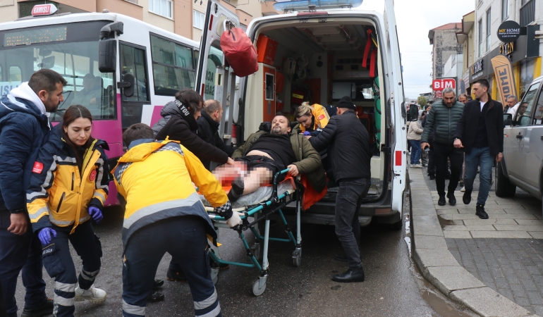 SAKARYA'DA ŞEHRİN GÖBEĞİNDEKİ SİLAHLI SALDIRI OLAYINDA YENİ GELİŞME İSTANBUL'DAN 3 KİŞİ GELMİŞLER: OLAYI GERÇEKLEŞTİREN BAŞKA SUÇTAN TUTUKLANMIŞ