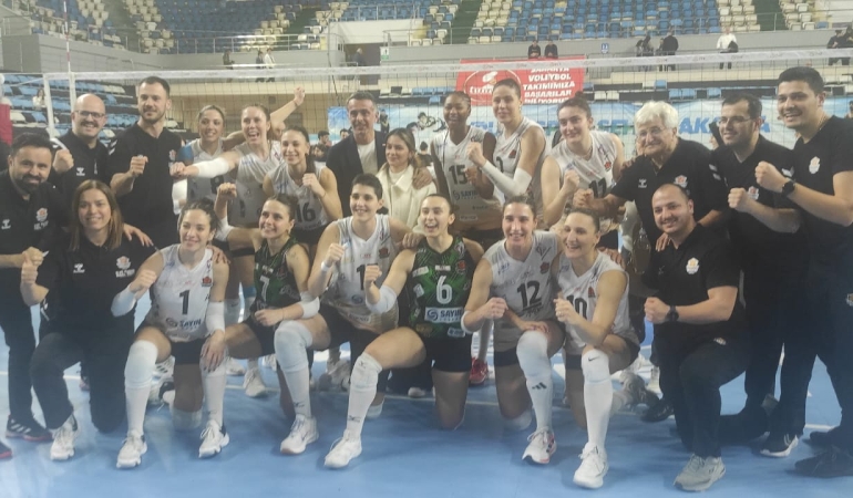 Son maç, son smaç; Sakarya Voleybol’dan tarihi sezon