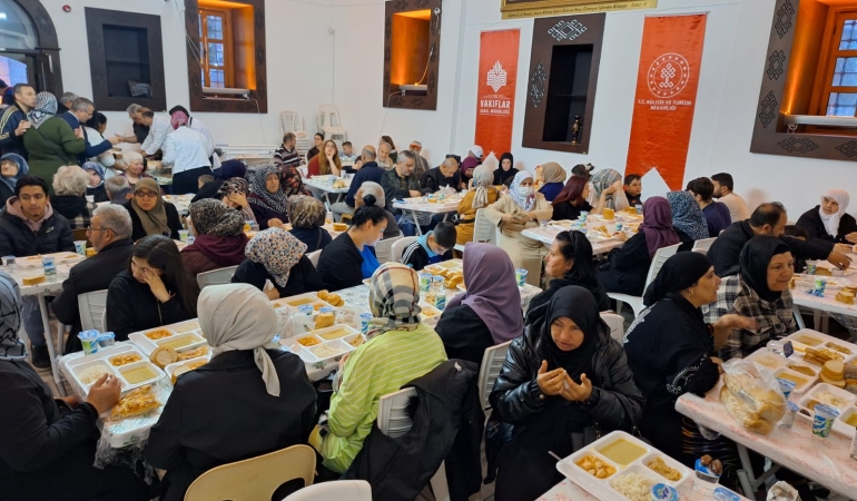 Kültür ve Turizm Bakanlığı,  Vakıflar Genel Müdürlüğü Ramazan’da 81 ilde iftar sofraları kuruyor.