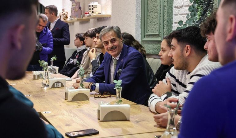 Başkan Alemdar gençlerle buluştu: