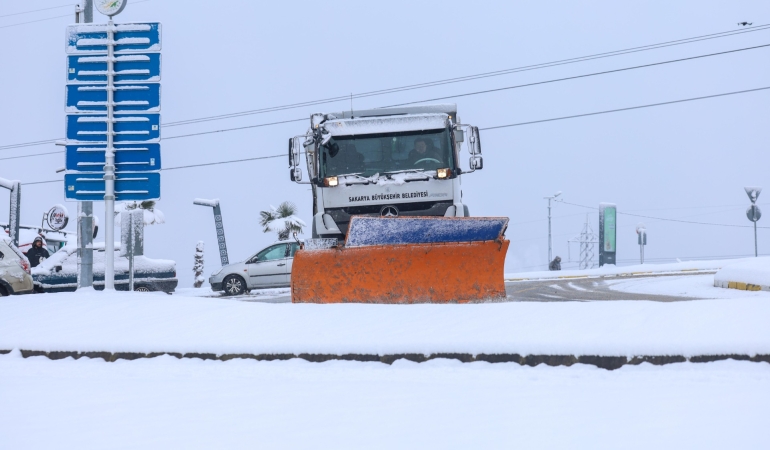 Büyükşehir kar raporunu yayınladı: 24 grup yolu ulaşıma açıldı