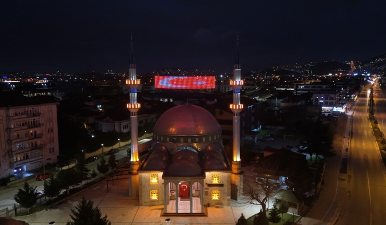 Serdivan Ramazan Coşkusuyla Aydınlandı
