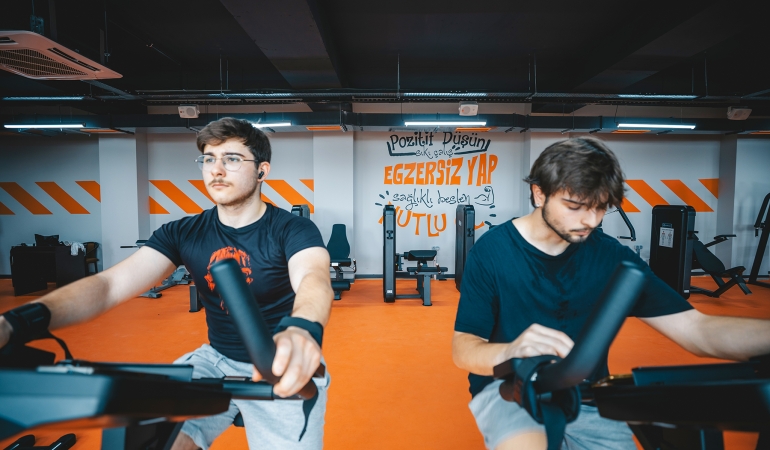 SUBÜ’nün yeni fitness salonu hizmete açıldı