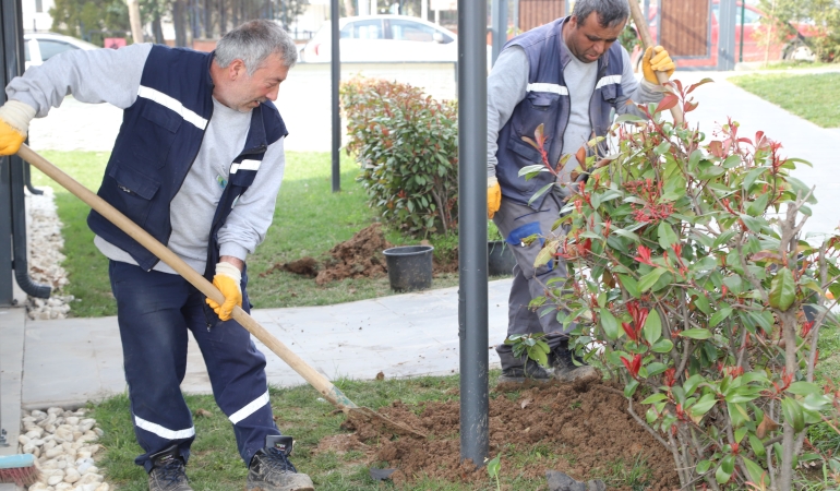 HENDEK BELEDİYESİ’NDEN İLÇEYE ESTETİK DOKUNUŞLAR