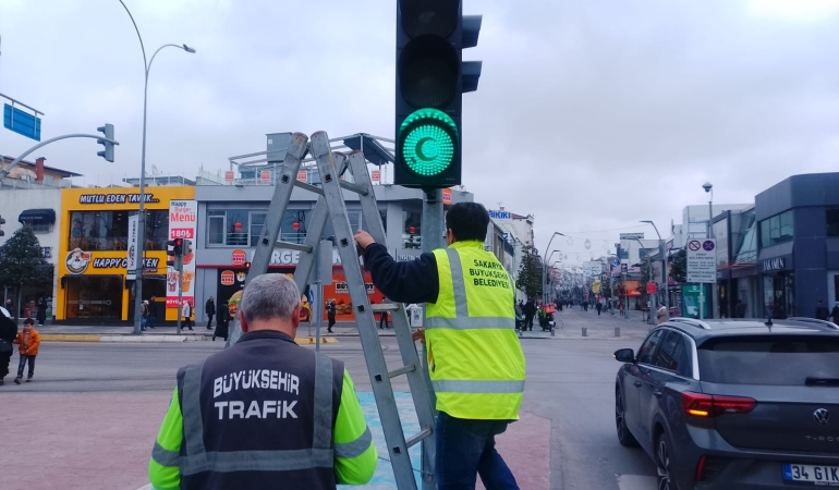 Trafik ışıklarında Yeşilay farkındalığı