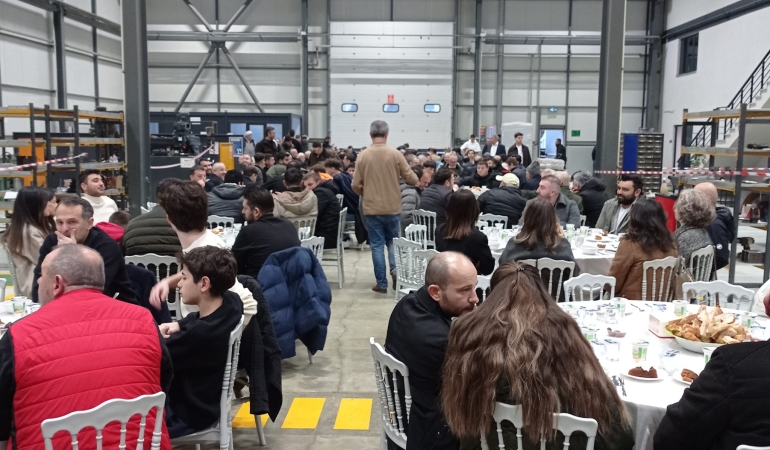 YUMSAN MAKİNA İFTARDA DOSTLARINI AĞIRLADI.
