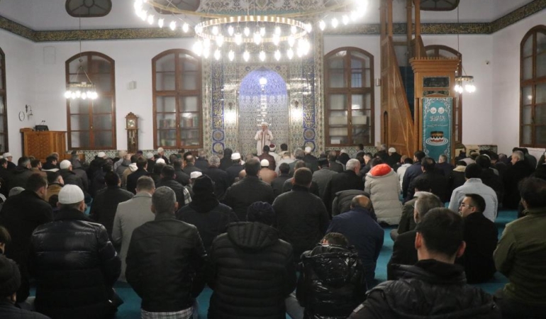Sakarya’da ilk teravih namazı kılındı