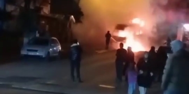 ARIZALANAN MİNİBÜS ALEV TOPUNA DÖNDÜ