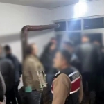 SAKARYA'DA YASA DIŞI BAHİS OPERASYONU: 66 KİŞİYE BİNLERCE LİRA CEZA KESİLDİ JANDARMA EKİPLERİNİN BASKIN ANI KAMERADA