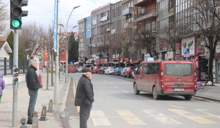BAĞIMLILIKLA MÜCADELEDE YEŞİL HİLAL FARKINDALIĞI GÖRENLERİN DİKKATİNİ ÇEKİYOR