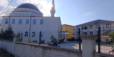 SABAH EZANI ERKEN OKUNUNCA SAHURA KALKANLAR ŞAŞTI KALDI "SAHUR YAPIYORDUK ACABA GEÇ Mİ KALDIK DİYE TEREDDÜT ETTİK" O ANLARI CEP TELEFONU İLE KAYDEDEN VATANDAŞ: "1 SAAT VAR YANLIŞ OKUYOR"