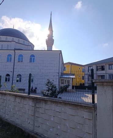 SABAH EZANI ERKEN OKUNUNCA SAHURA KALKANLAR ŞAŞTI KALDI "SAHUR YAPIYORDUK ACABA GEÇ Mİ KALDIK DİYE TEREDDÜT ETTİK" O ANLARI CEP TELEFONU İLE KAYDEDEN VATANDAŞ: "1 SAAT VAR YANLIŞ OKUYOR"