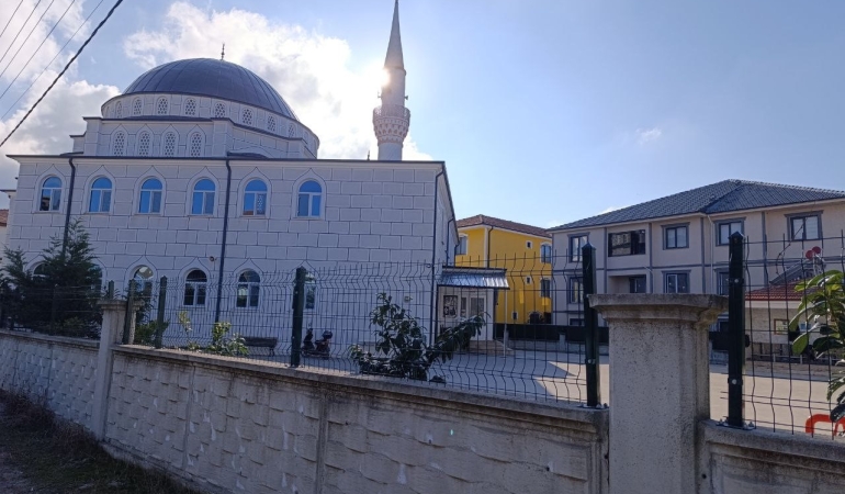 SABAH EZANI ERKEN OKUNUNCA SAHURA KALKANLAR ŞAŞTI KALDI "SAHUR YAPIYORDUK ACABA GEÇ Mİ KALDIK DİYE TEREDDÜT ETTİK" O ANLARI CEP TELEFONU İLE KAYDEDEN VATANDAŞ: "1 SAAT VAR YANLIŞ OKUYOR"