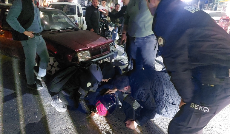 Evrakları eksik olan otomobil kural ihlali yaptı, motosikletle çarpıştı