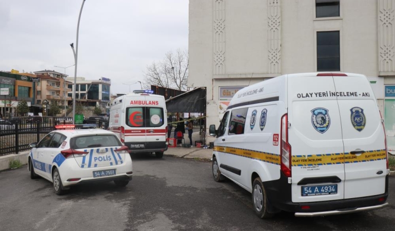 Sakarya’da hareketli dakikalar: 1 cinayet işlendi, 2 iş yeri kurşunlandı