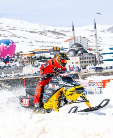Dünya Kar Motosikleti Şampiyonası, spor ve kış turizmini buluşturdu (1)
