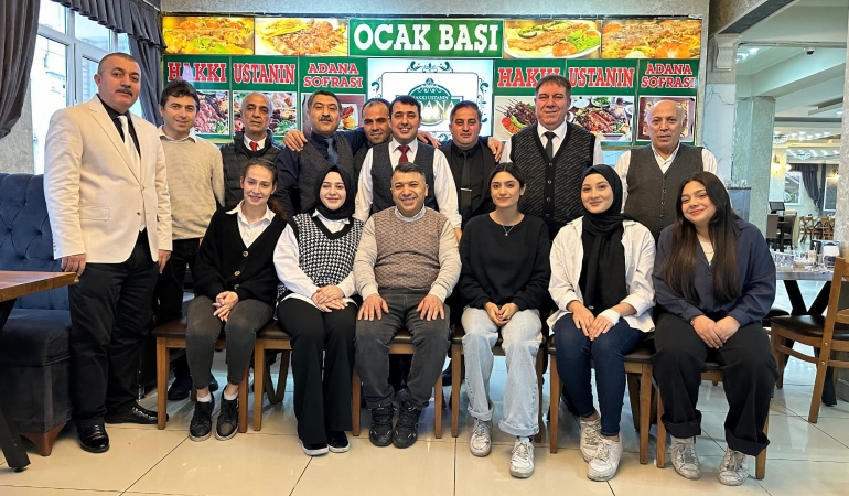 Hakkı Usta’nın Adana Sofrası’nda Ramazan bereketi! Lezzet dolu İftar menüsüyle yoğun ilgi görüyor