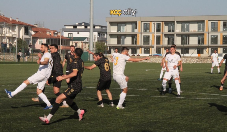 Akyazı geriden gelip kazandı 2-1