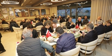 b5f4b279df2e425f91d5eeec60844fec92862226d4f9462ea65c2687fb182ab6