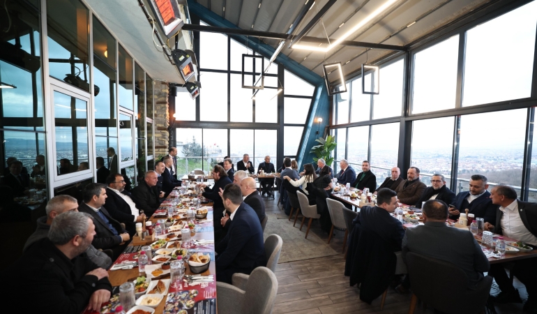 Başkan Osman Çelik Meclis Üyeleriyle İftarda Buluştu