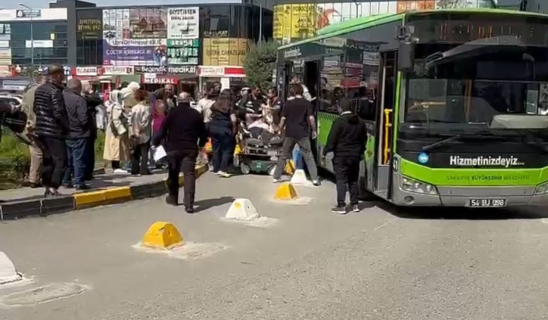 Otobüste hastalanan yolcuyu hattından çıkıp hastaneye yetiştirdi