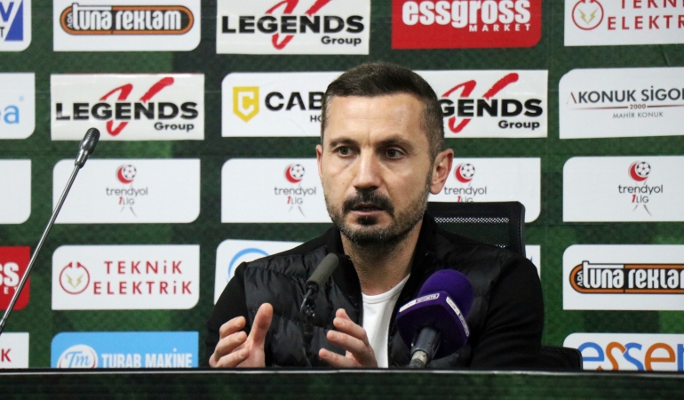 Sakaryaspor Teknik Direktörü İlker Püren: “Hep beraber rüzgarı arkamıza alacağız ve yürümeye devam edeceğiz”