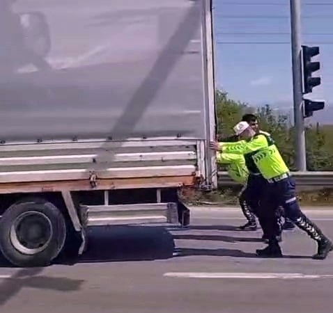 Engelli vatandaşı 500 bin TL dolandıran 4 şahıs tutuklandı