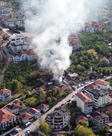 ALEVLERE TESLİM OLAN TEK KATLI EV KULLANILMAZ HALE GELDİ