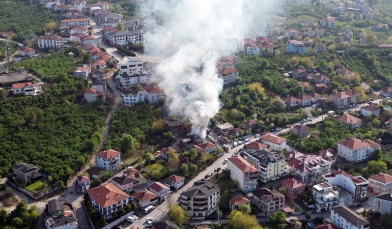 ALEVLERE TESLİM OLAN TEK KATLI EV KULLANILMAZ HALE GELDİ
