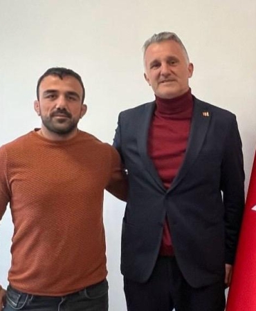 Antrenörü Yunus Özel’e Tebrik