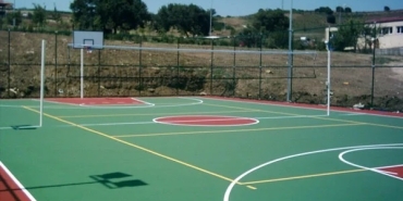 Basketbol ve voleybol sahaları