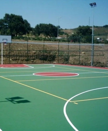 Basketbol ve voleybol sahaları