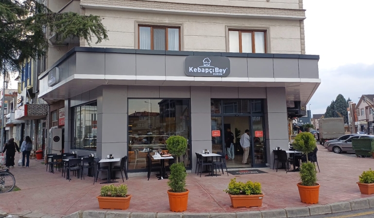 Kebapçıbey’den dürüm atağı; “Lezzeti elinde taşı”