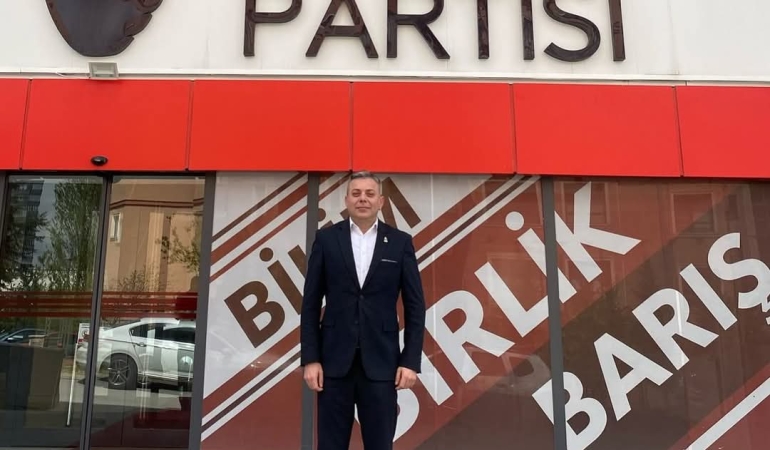 Zafer Partisi’nde deprem; Osman Özbayraktar görevinden istifa etti