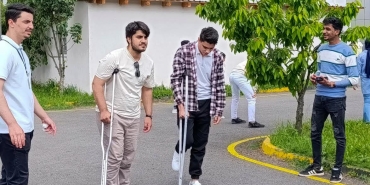 Engelli bireylerin yaşadığı zorluklara dikkat çektiler
