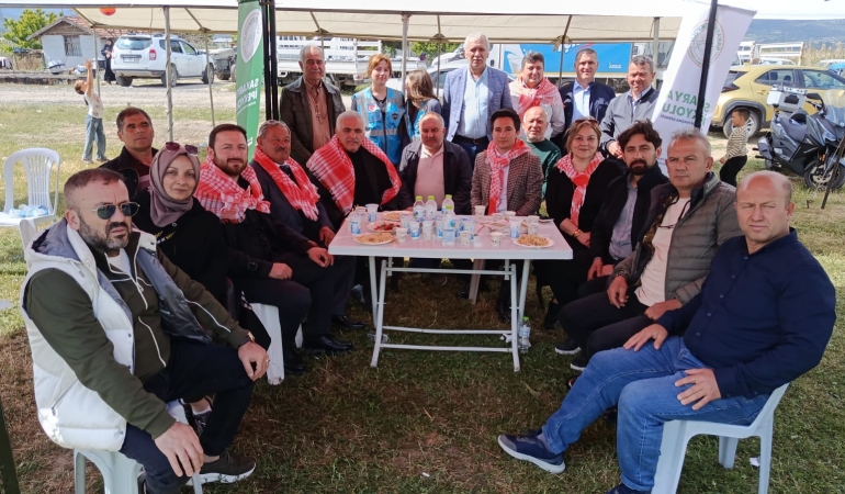 Hıdırellez coşkusu Safibey’de yaşandı; Sakarya İpekyolu Kültür ve Dayanışma Derneği çadırıyla ilgi odağı oldu