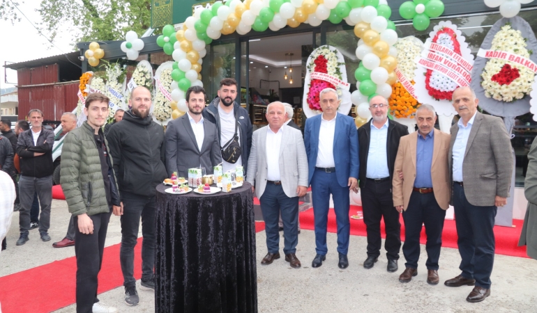 Miraç Pastanesi Kırkpınar’daki ikinci şubesi, Tepebaşı Mahallesi’nde hizmete açıldı