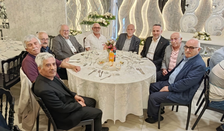 Sakarya Trabzonlular Derneği’nde istişare ve dayanışma yemeği