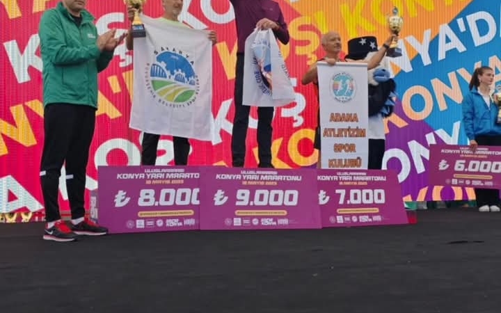 Büyükşehir sporcuları madalya kürsüsünü boş bırakmıyor