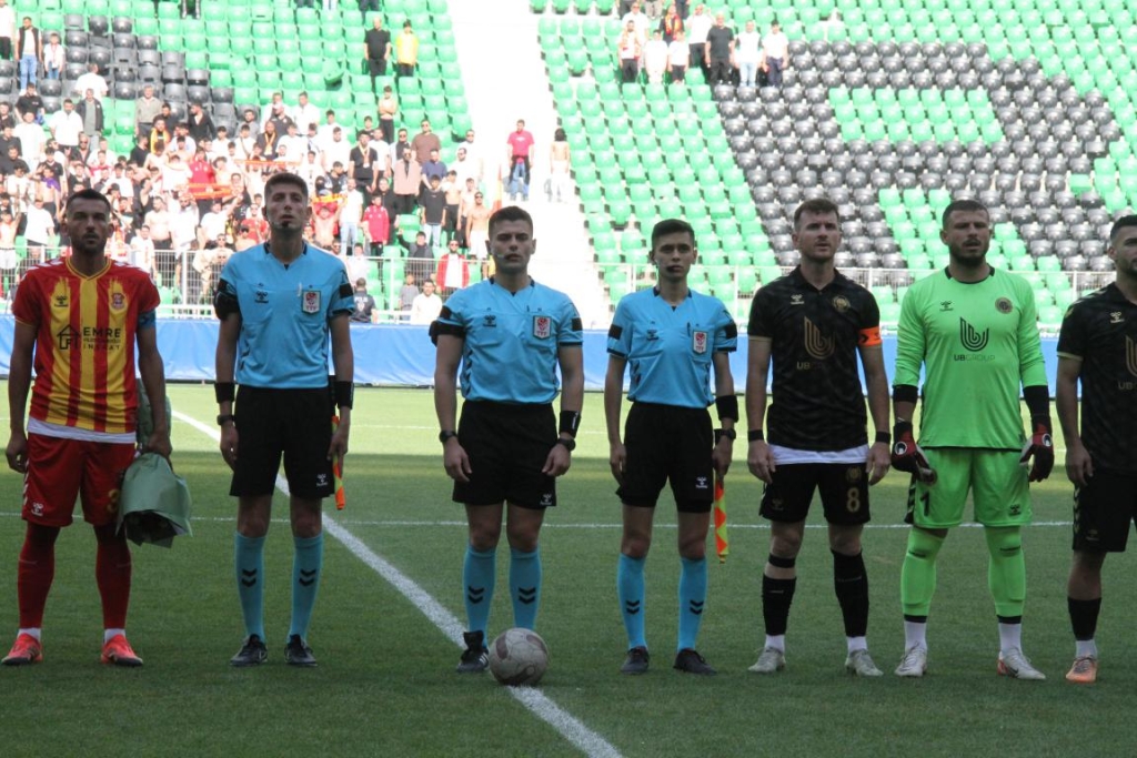 Karasuspor, As Akyazıspor’u farklı mağlup etti