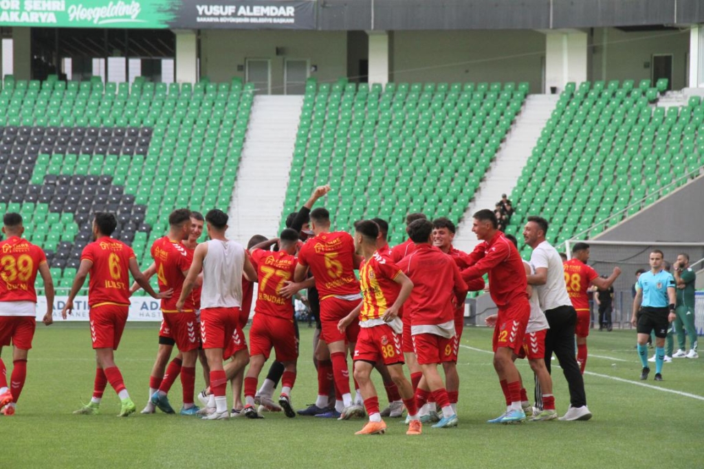 Karasuspor, As Akyazıspor’u farklı mağlup etti