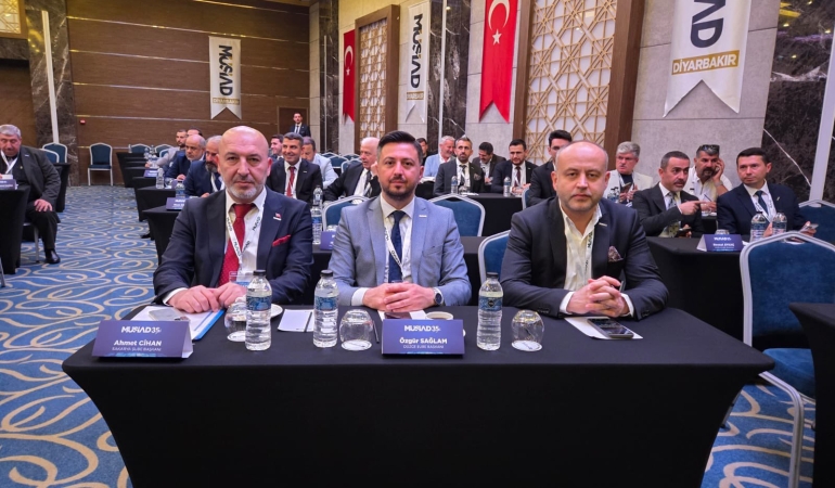 Diyarbakır’da düzenlenen “MÜSİAD Terörsüz Türkiye Buluşması Başkanlar Toplantısı”nda, Sakarya güçlü mesaj verdi