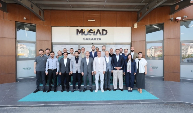 Adapazarı Belediye Başkanı Mutlu Işıksu, MÜSİAD Sakarya Şubesi’nde iş dünyasıyla buluştu